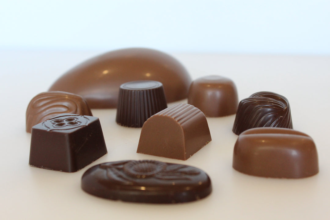 Small 1/2 Foiled Egg and Assorted Chocolates 130g