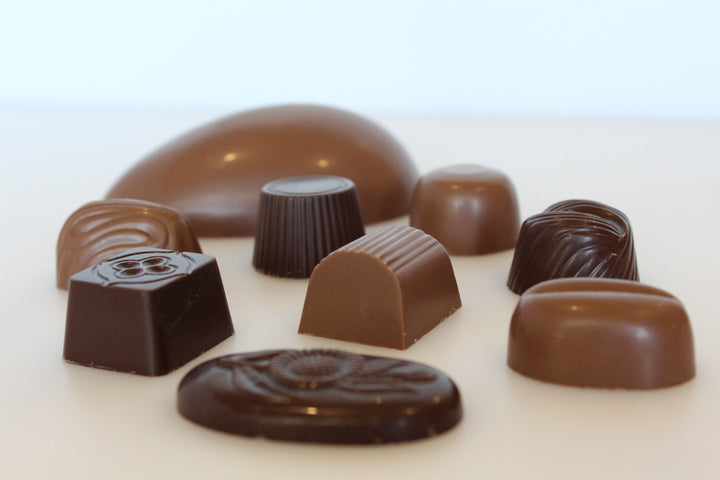 Small 1/2 Foiled Egg and Assorted Chocolates 130g