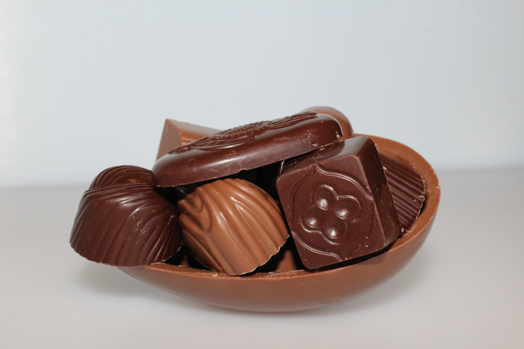 Small 1/2 Foiled Egg and Assorted Chocolates 130g