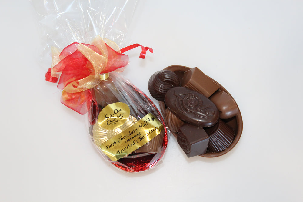 1/2 Foiled Egg and Assorted Chocolates 220g