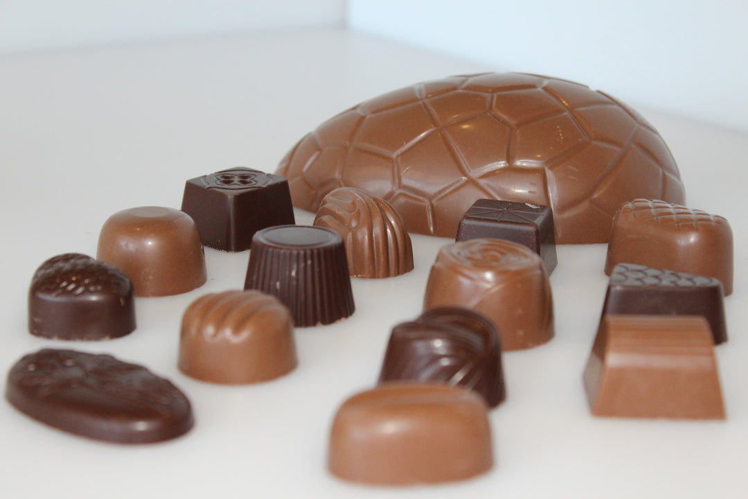 Large 1/2 Foiled Egg and Assorted Chocolates 275g