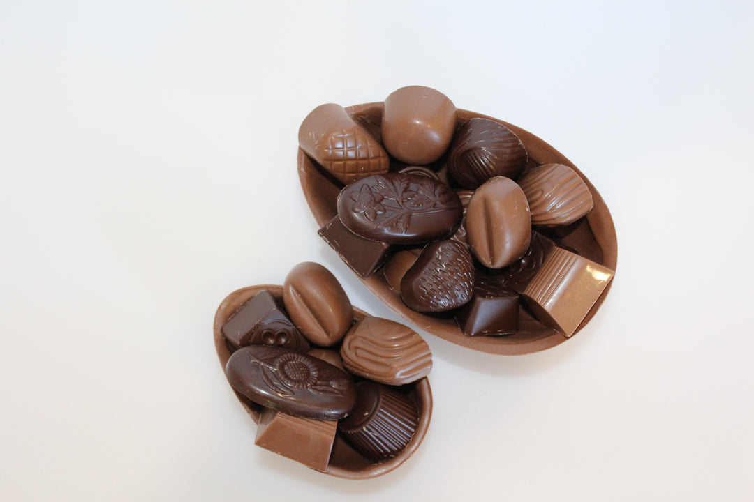 Large 1/2 Foiled Egg and Assorted Chocolates 275g