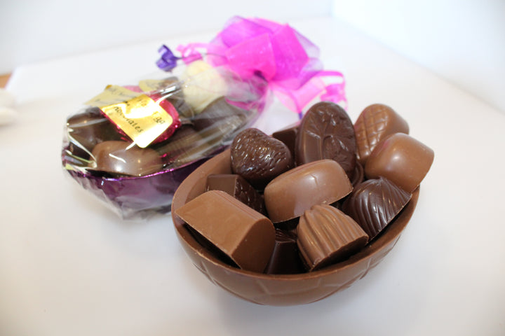 Large 1/2 Foiled Egg and Assorted Chocolates 275g