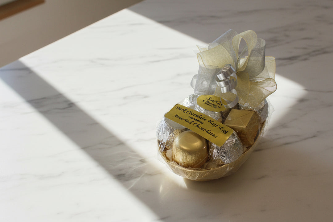 Small 1/2 Foiled Egg and Assorted Foiled Chocolates 220g